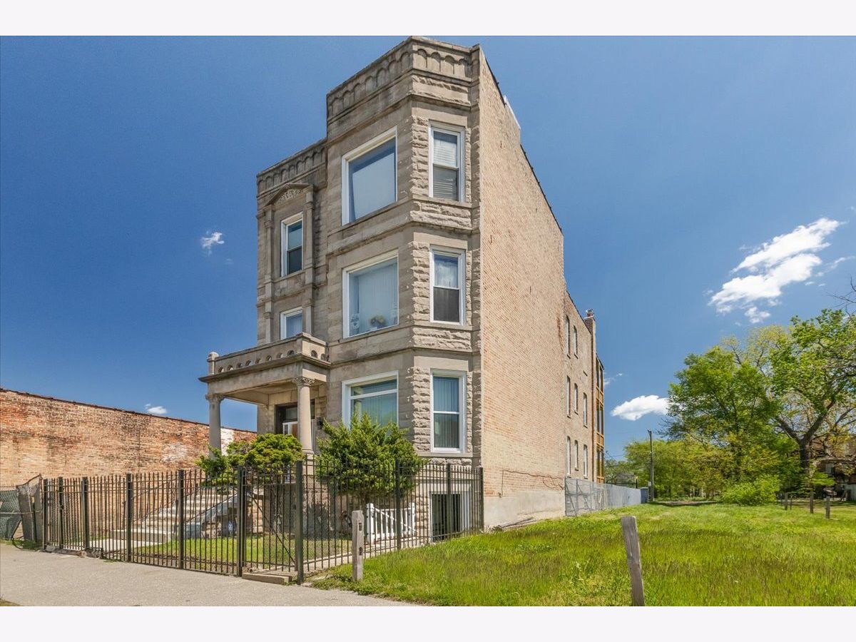  For Sale Chicago Illinois, 5319 Indiana Avenue