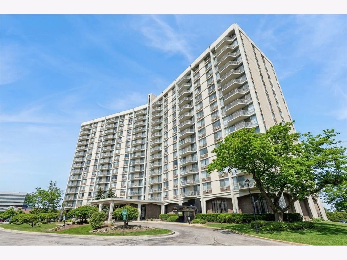  For Sale Oak Brook Illinois, 40 Tower Road