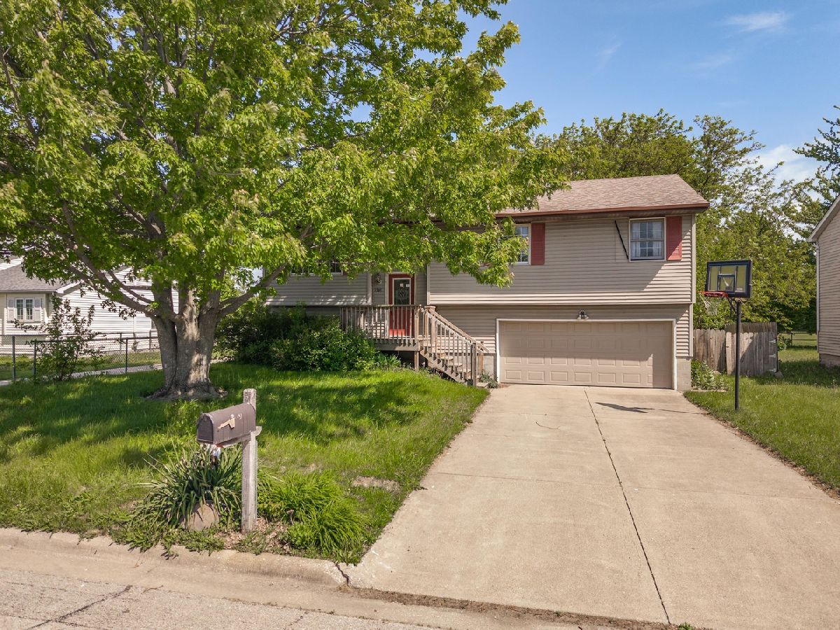  For Sale Pontiac Illinois, 1309 Indian Drive