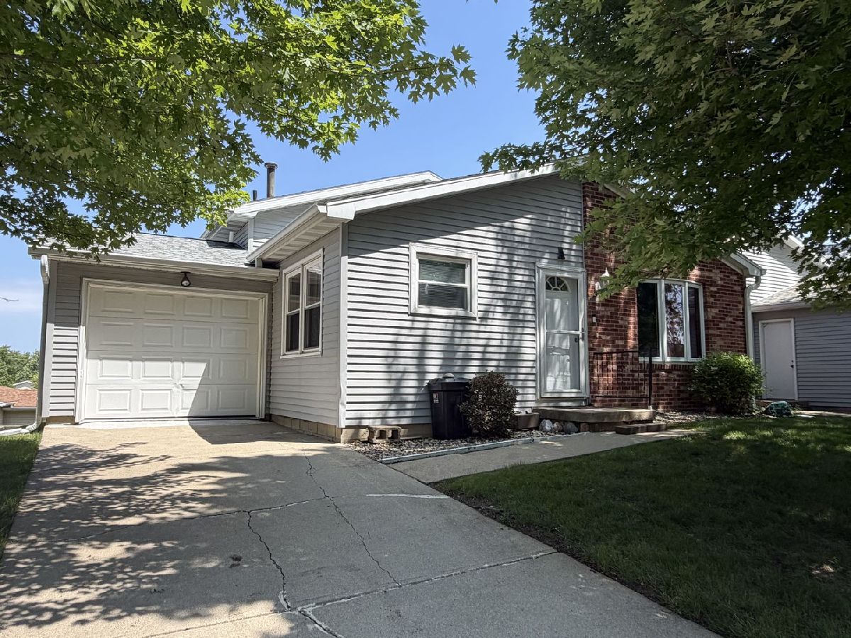  Rented Normal Illinois, 1538 Hunt