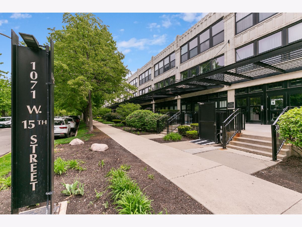  Rented Chicago Illinois, 1071 15th