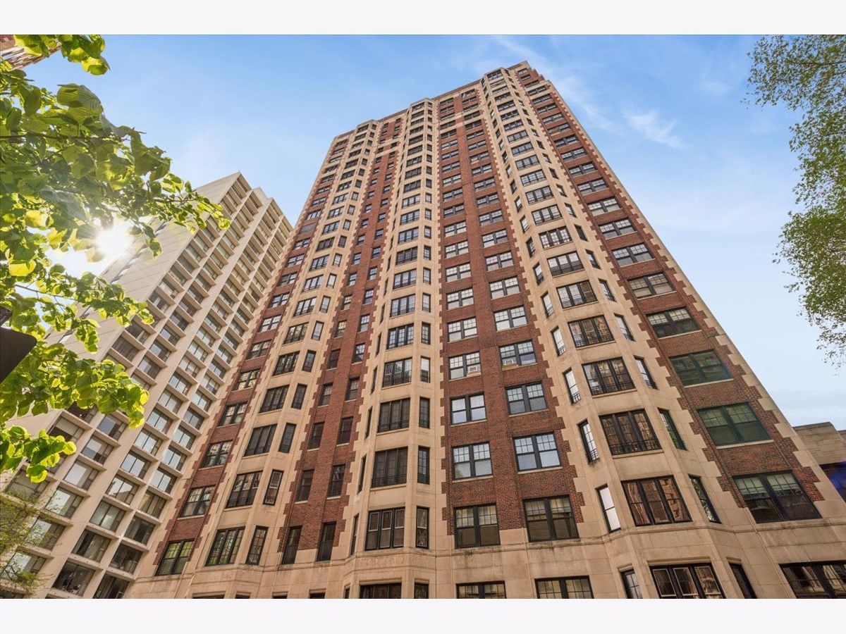 Condominiums Sold The Eddystone Chicago Illinois, 421 Melrose