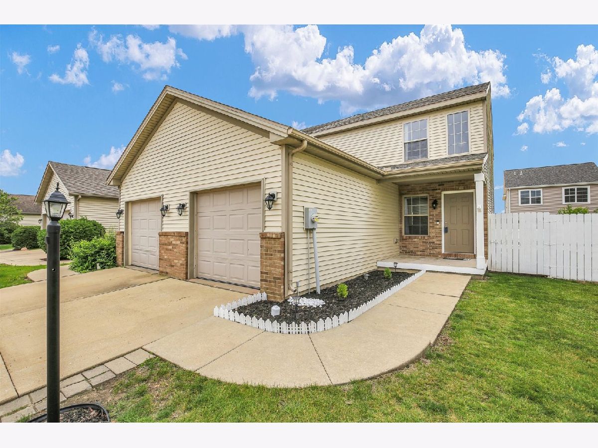 Condominiums & Homes For Sale Boulder Ridge Champaign Illinois, 3715 Boulder Ridge Drive