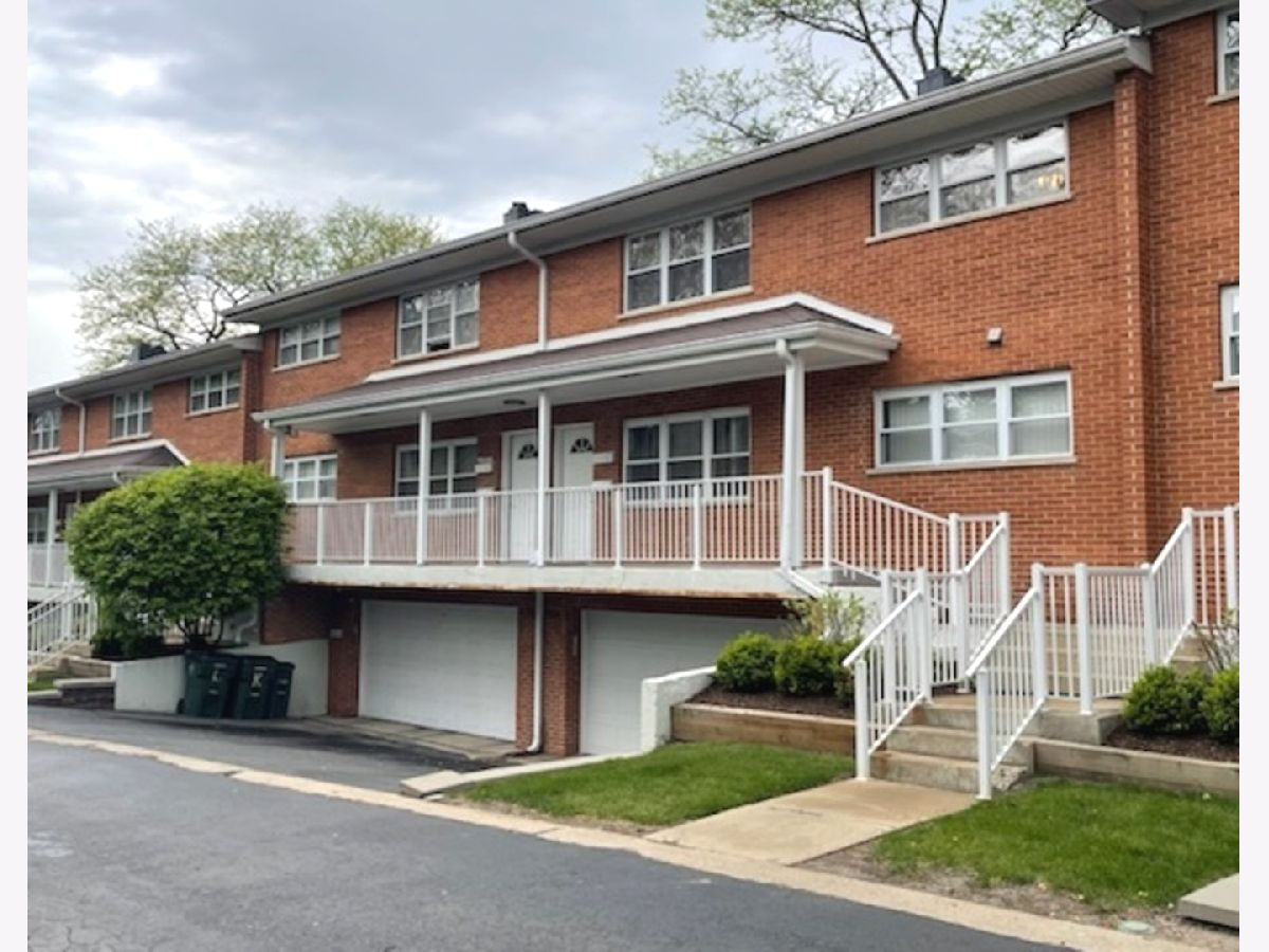 Condominiums For Sale Circle Park Palatine Illinois, 169 Palatine Road
