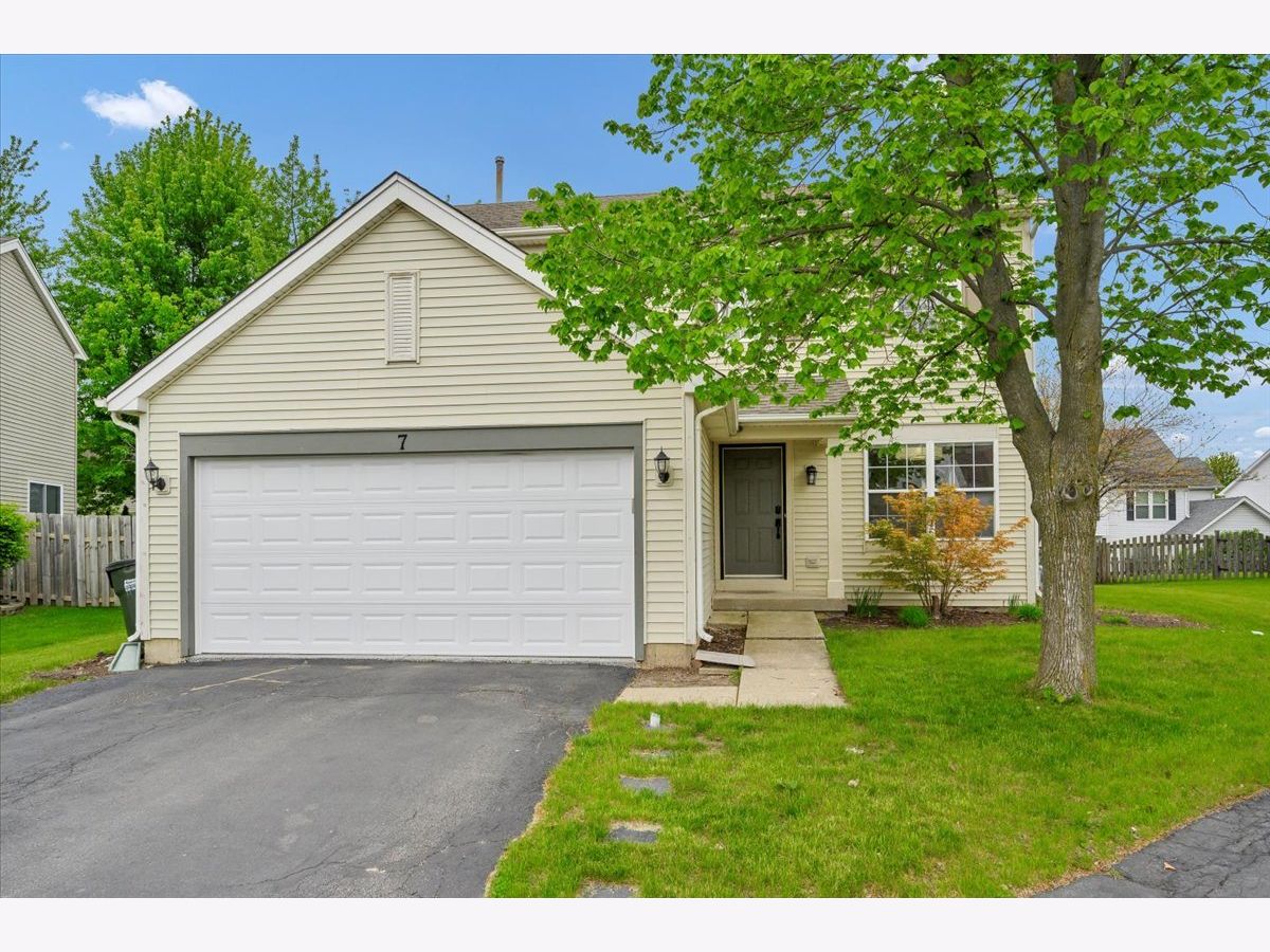 Homes For Sale Concord Hills Lake In The Hills Illinois, 7 Appletree Court