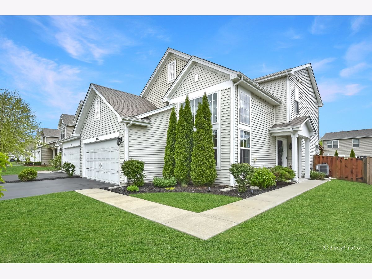  For Sale Pingree Grove Illinois, 283 Maryland Lane
