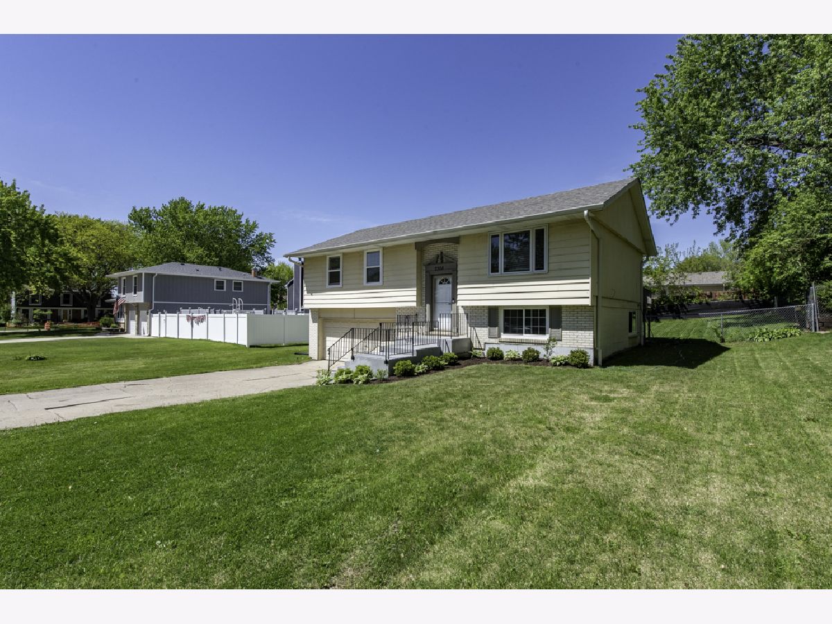  For Sale Lindenhurst Illinois, 2308 Carriage Lane