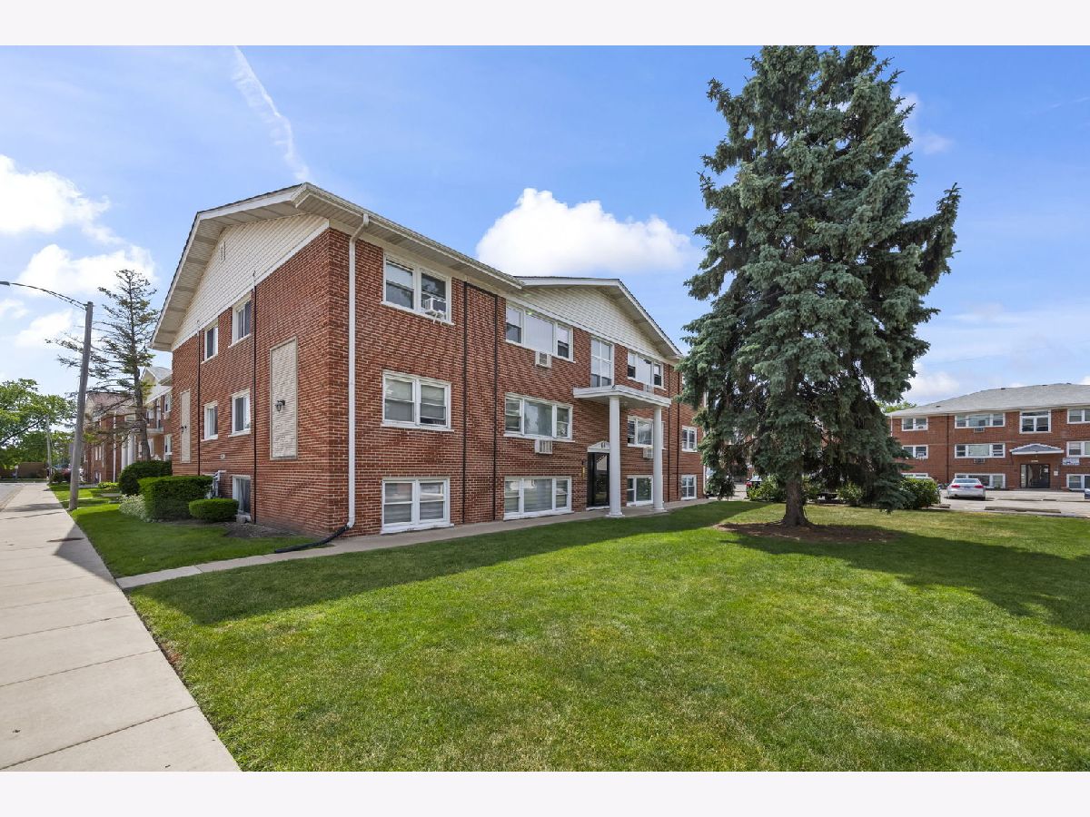  For Sale Schiller Park Illinois, 10121 Hartford Court