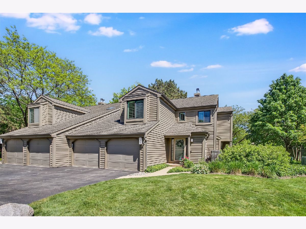 Townhomes & Condos For Sale Lake Barrington Shores Lake Barrington Illinois, 669 Golf Lane