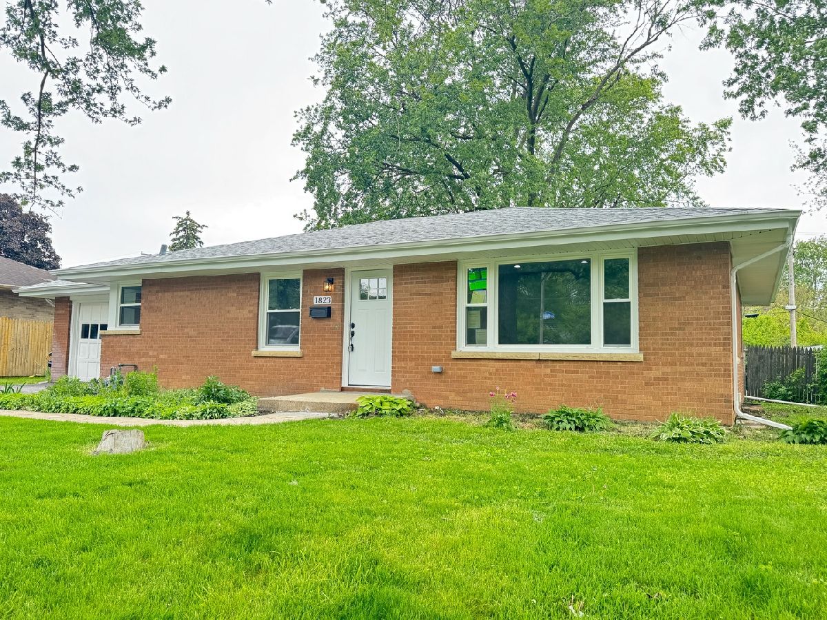  Sold Crest Hill Illinois, 1823 Alma