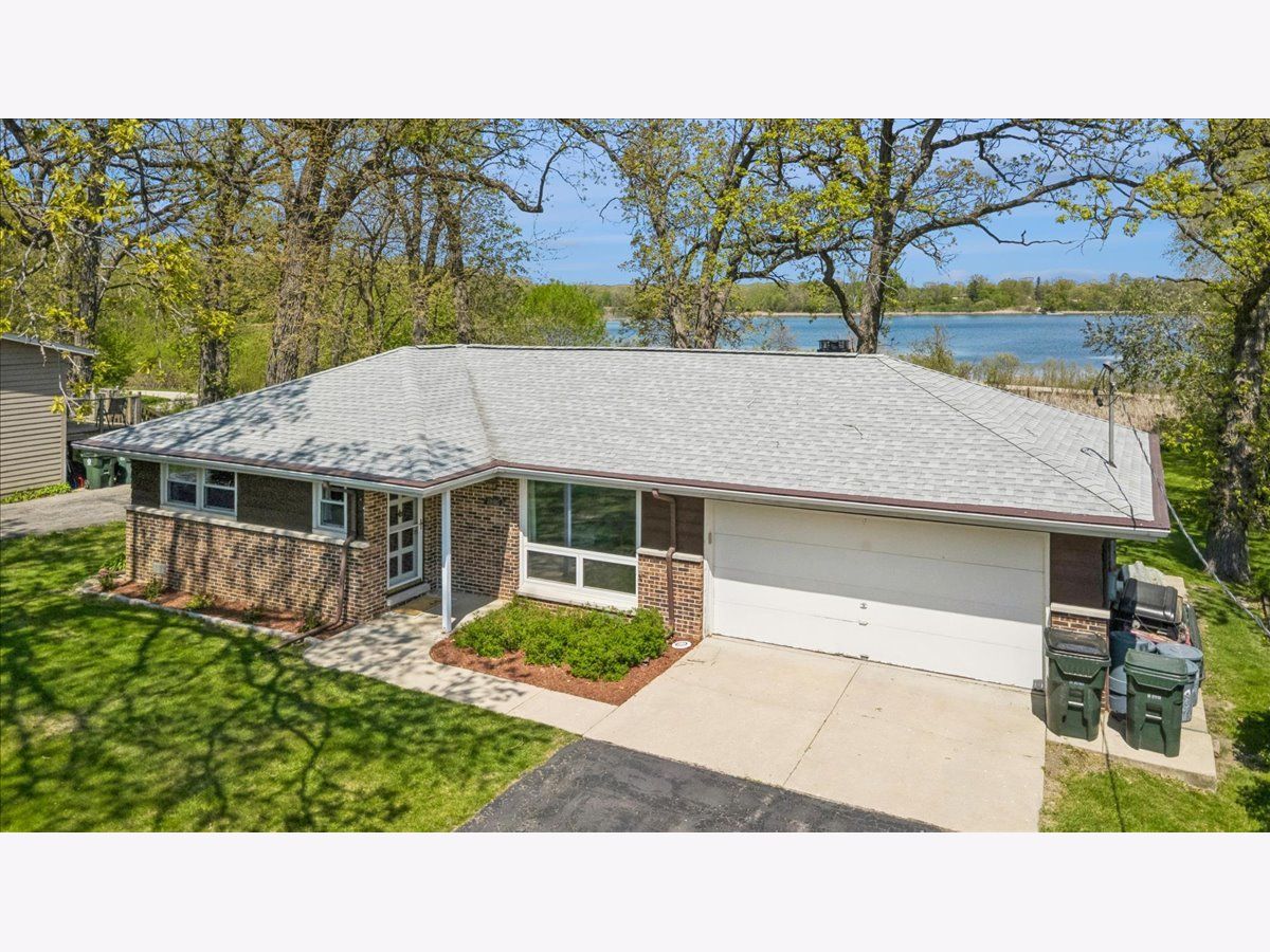  For Sale Lindenhurst Illinois, 1806 Hazelwood Drive