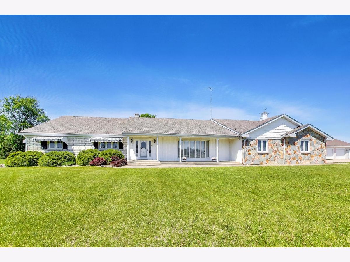  For Sale Coal City Illinois, 20 N Carbon Hill Road