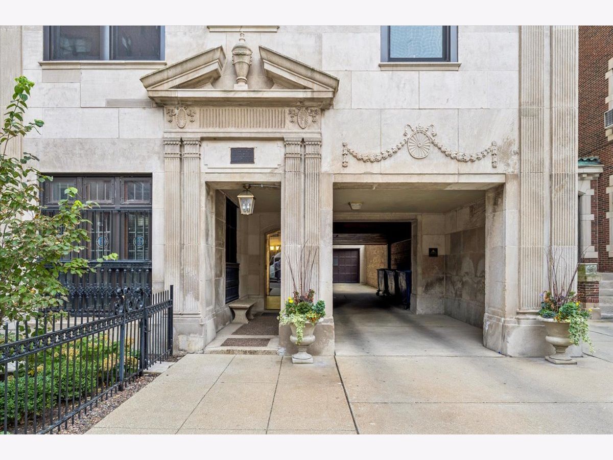 Condos & Townhomes & Homes Sold Buena Park Chicago Illinois, 707 Junior