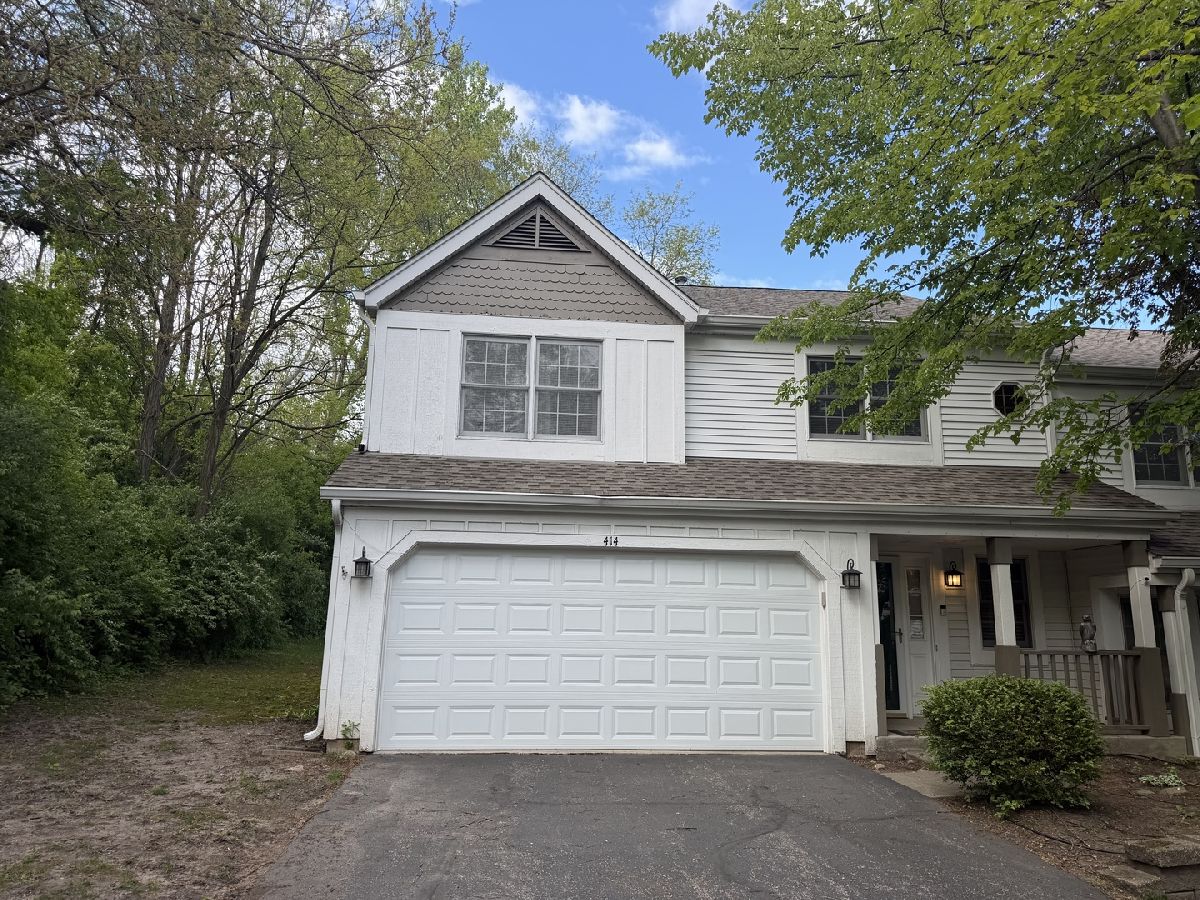  For Sale Carpentersville Illinois, 414 Spring Court