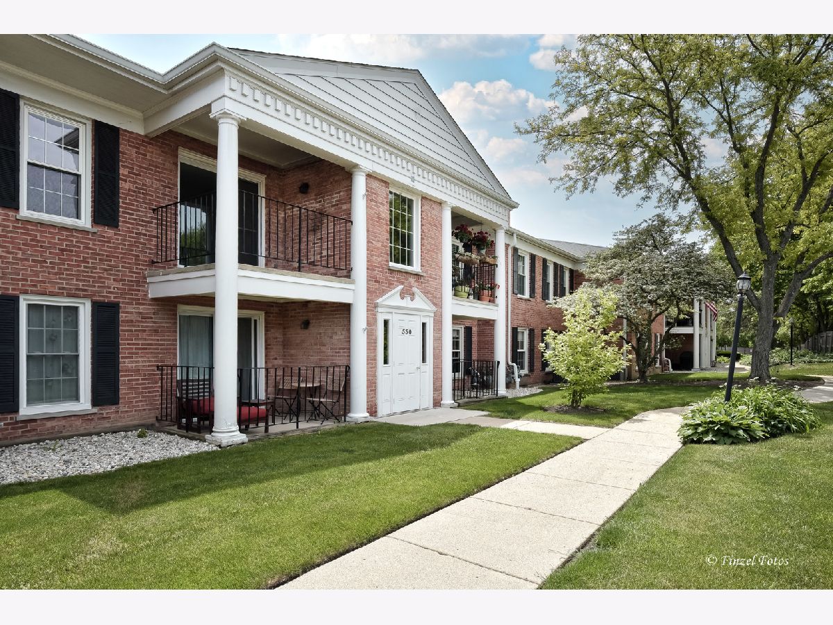Homes & Townhomes & Condos For Sale Barrington Village Barrington Illinois, 530 Shorely Drive