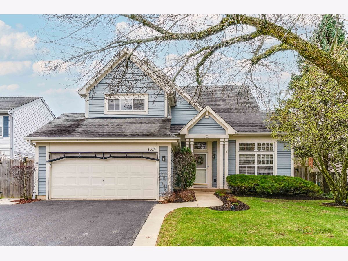 Homes For Sale English Meadows Grayslake Illinois, 1315 Lily Court