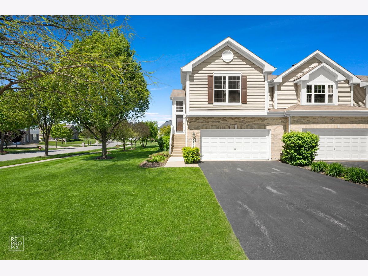 Homes & Townhomes For Sale Herons Landing Bartlett Illinois, 1948 Sundrop Court
