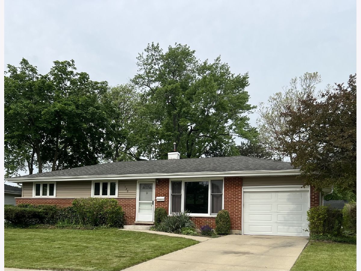 Homes Rented Hasbrook Arlington Heights Illinois, 1520 Fernandez