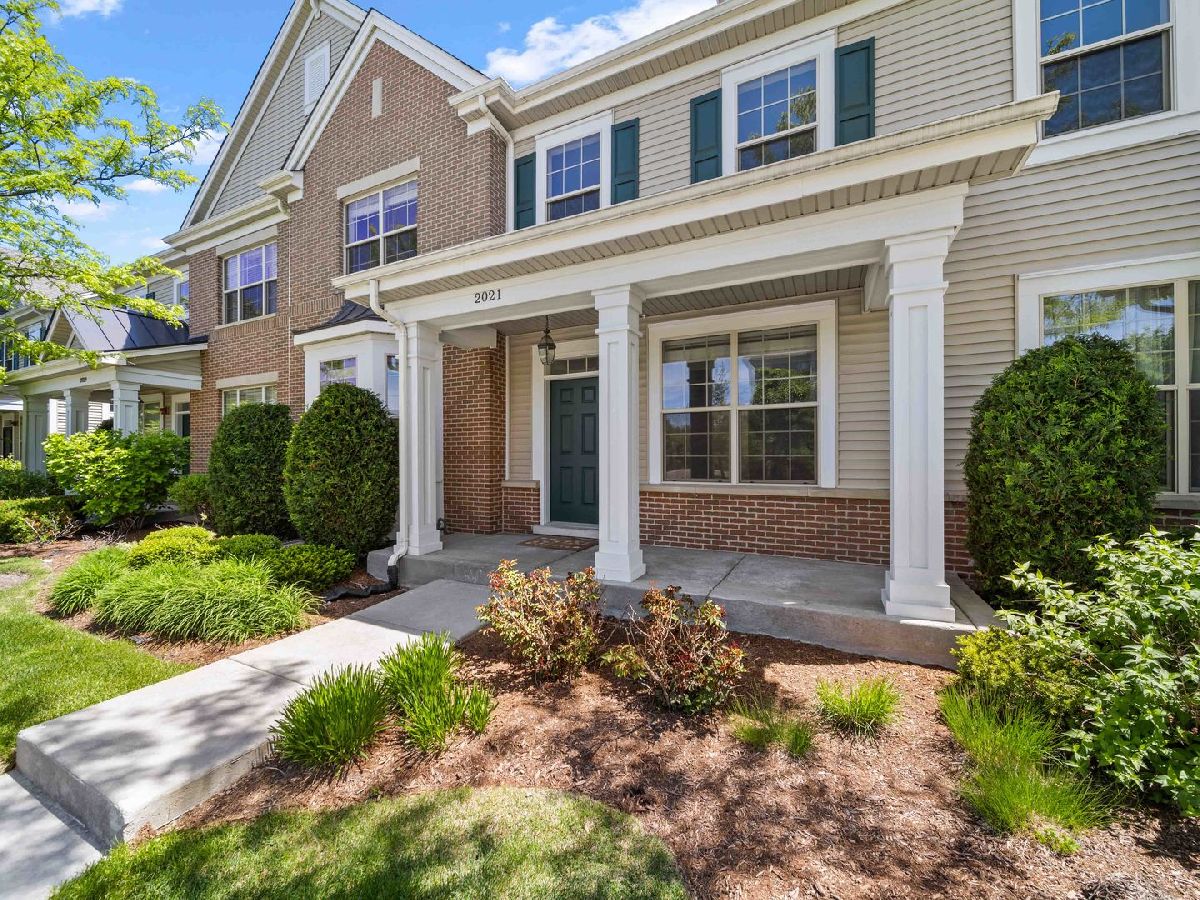 Townhomes & Homes For Sale Westgate At The Glen Glenview Illinois, 2021 Dauntless Drive