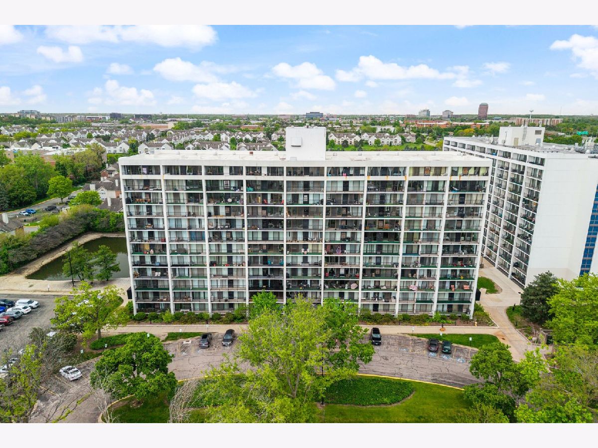 Condominiums For Sale Cove Landing Lombard Illinois, 2015 Finley Road