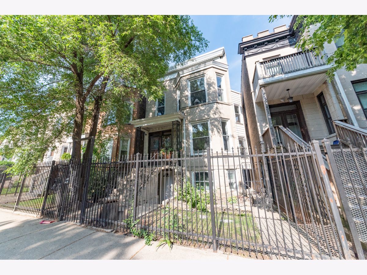  Rented Chicago Illinois, 2833 Albany