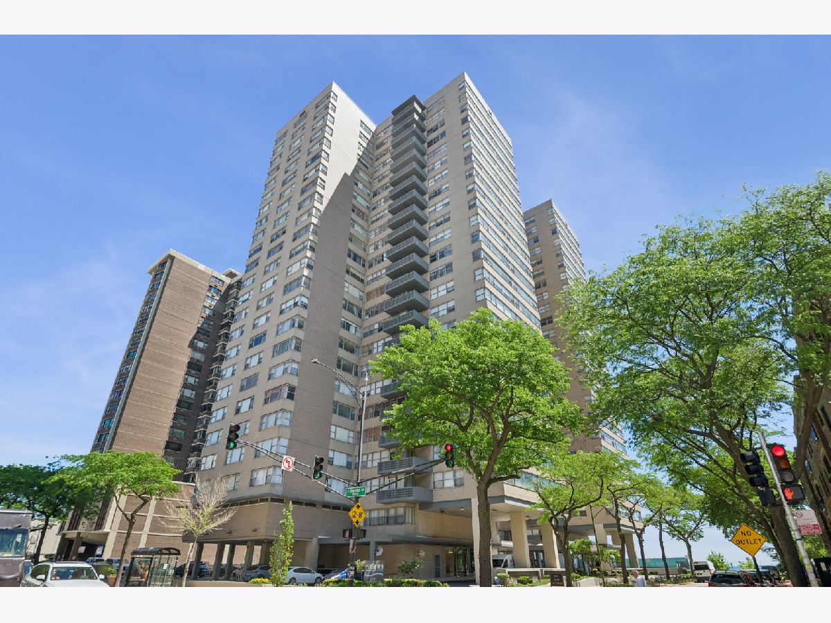  For Sale Chicago Illinois, 6301 Sheridan Road
