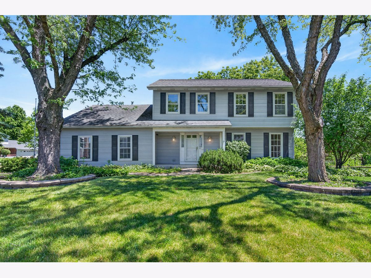  For Sale Geneva Illinois, 241 Wakefield Lane