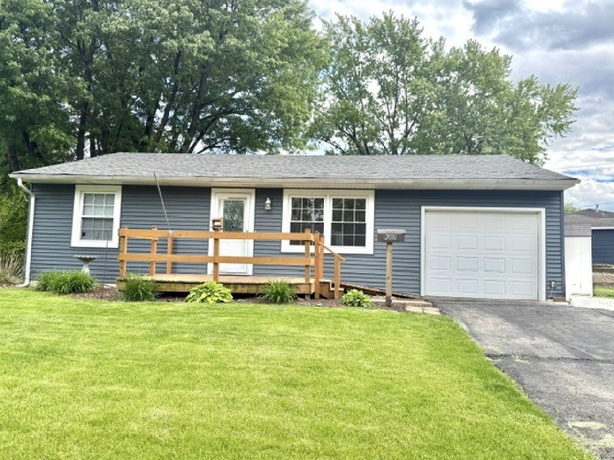  Rented Joliet Illinois, 2016 Midhurst