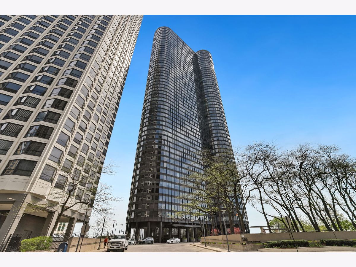 Condos & Townhomes For Sale Harbor Point Chicago Illinois, 155 Harbor Drive