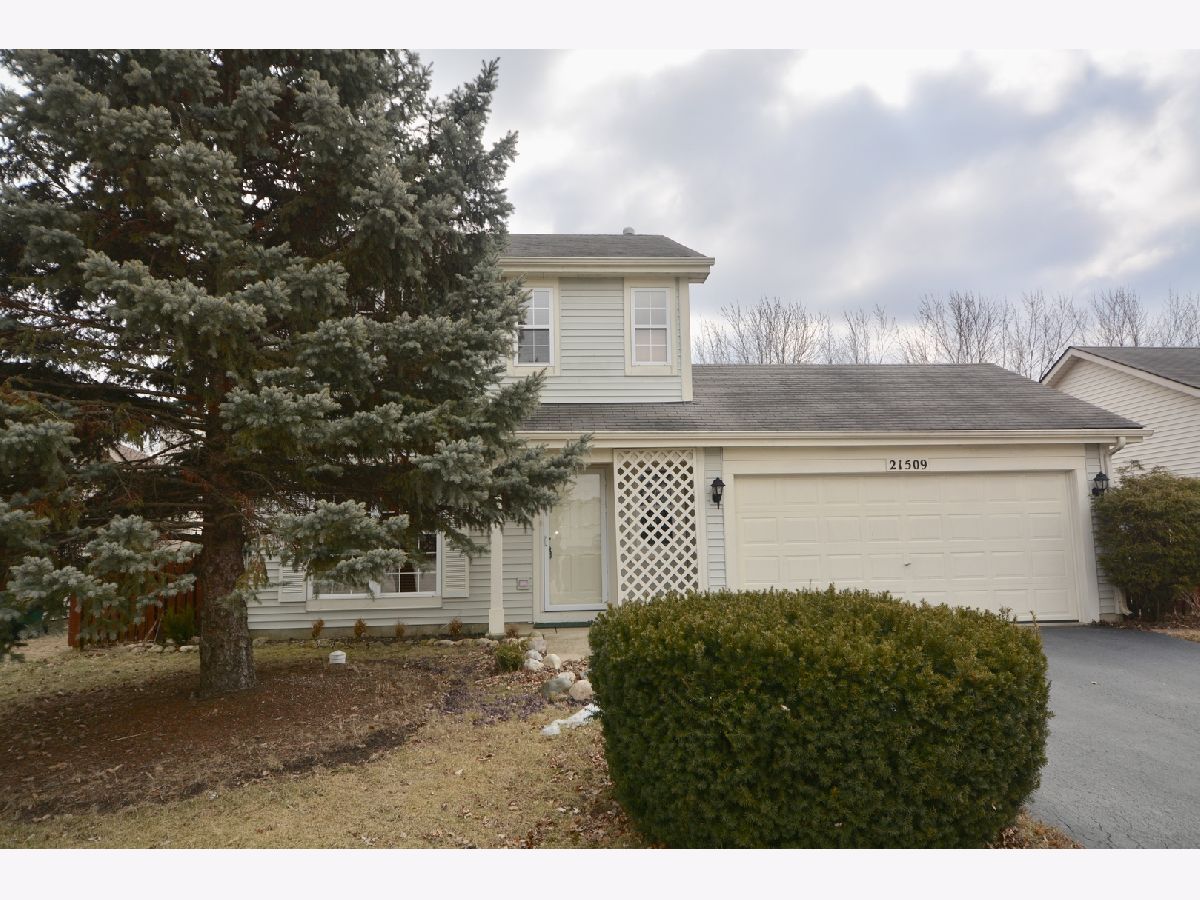 Homes & Townhomes For Rent Lakewood Falls Plainfield Illinois, 21509 Georgetown