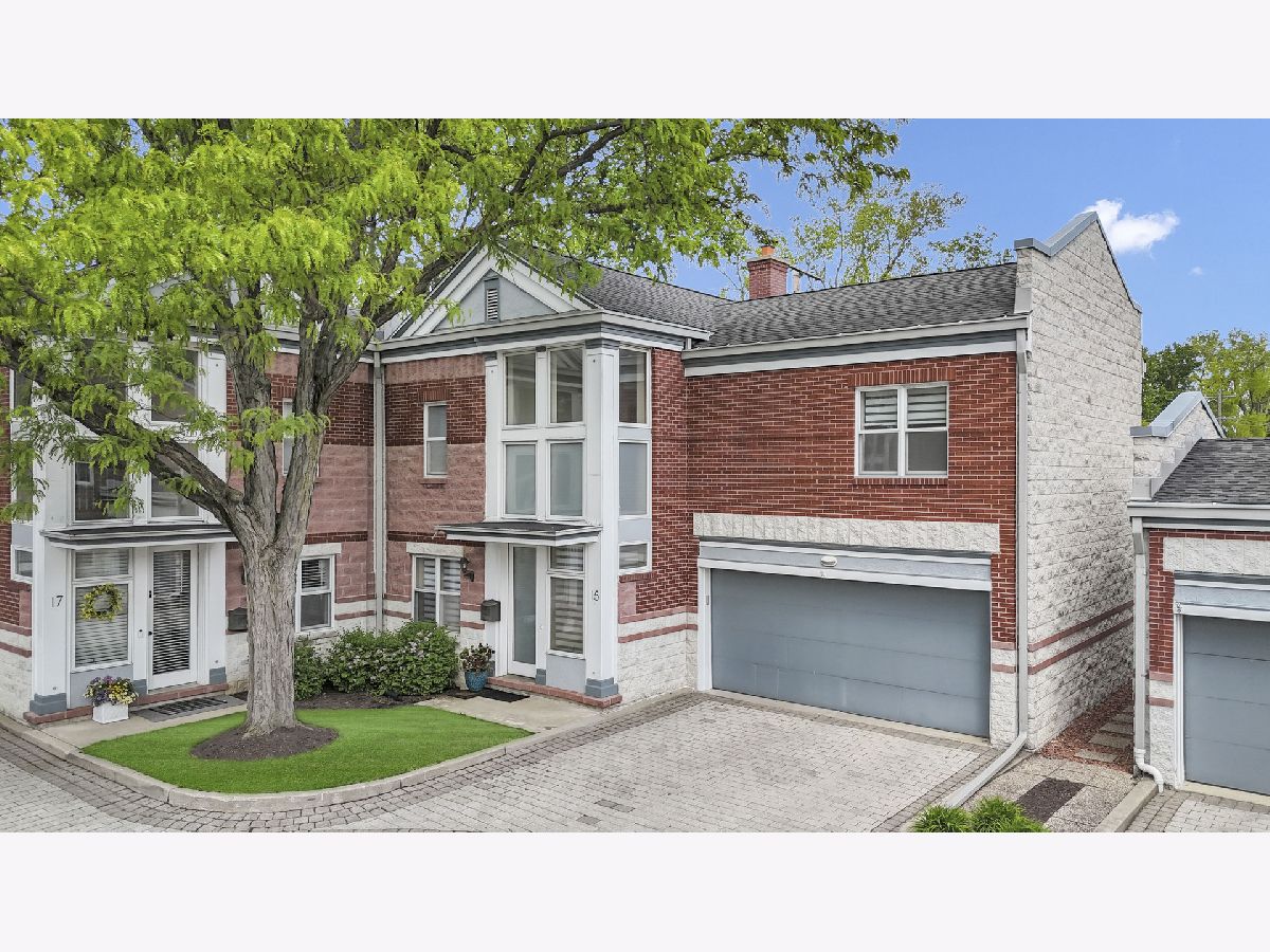 Townhomes & Homes For Sale Prairie Manor Elmhurst Illinois, 15 Manchester Lane