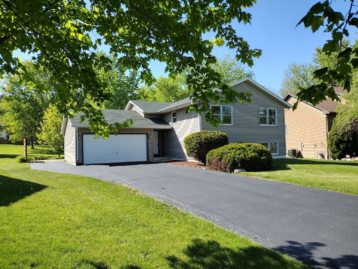  For Sale Poplar Grove Illinois, 1127 Candlewick Drive
