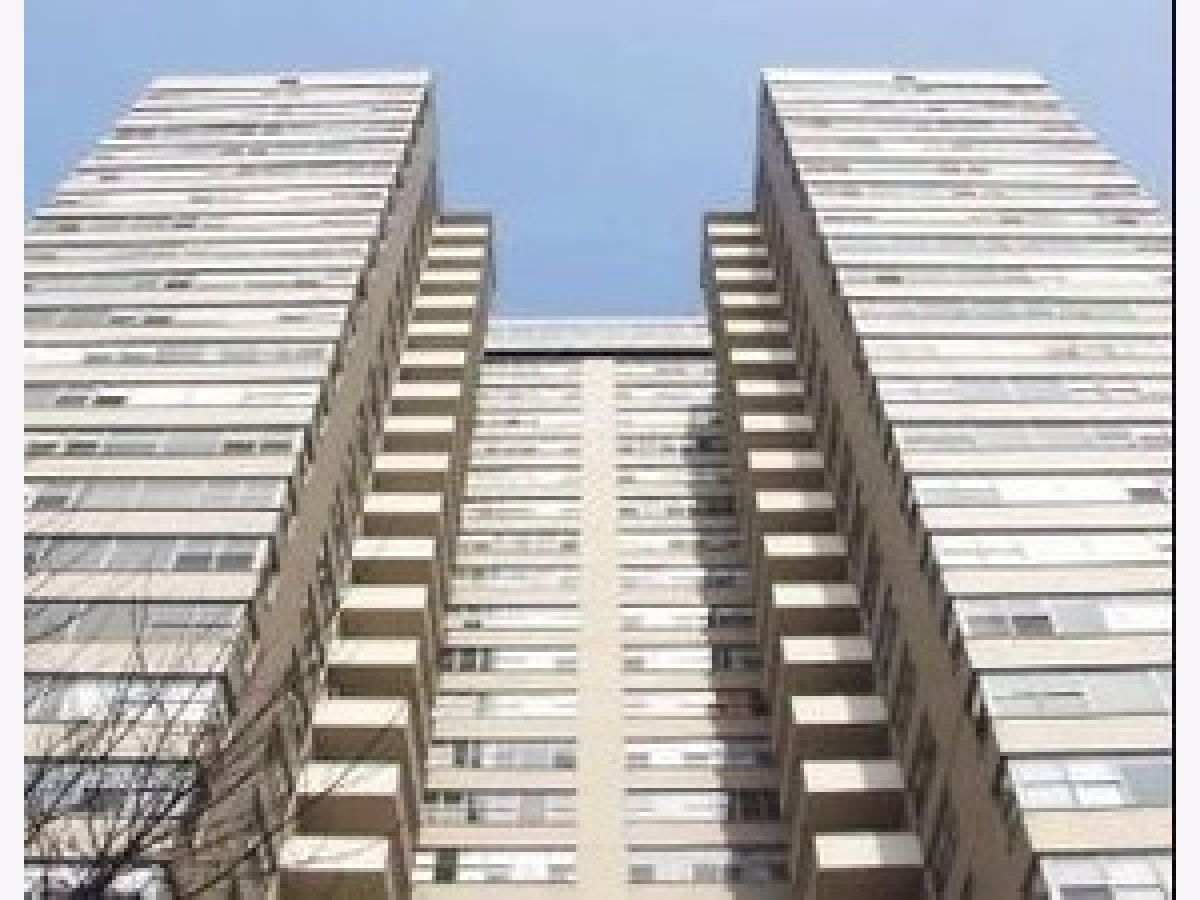  For Sale Chicago Illinois, 6301 Sheridan Road