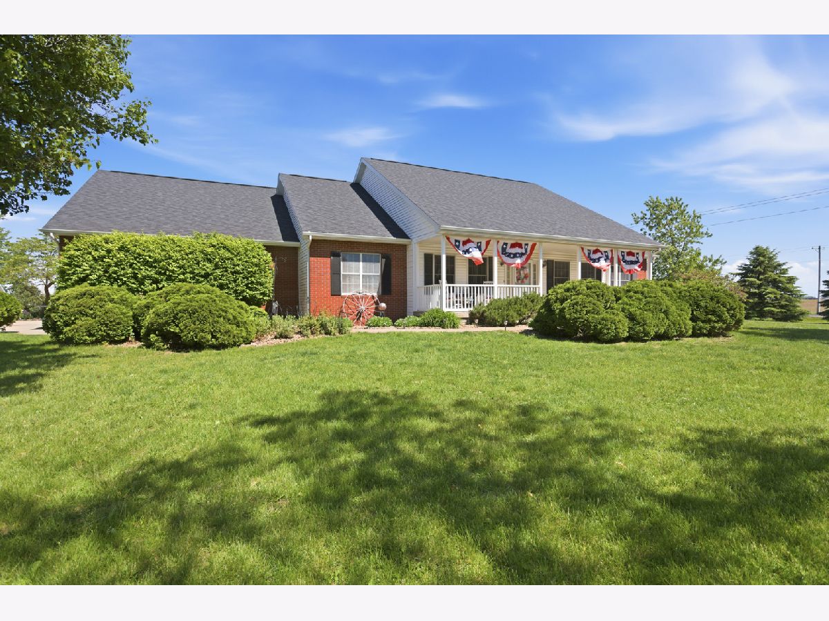 Homes For Sale Thorobred Acres Champaign Illinois, 2102 Laurel Park Place