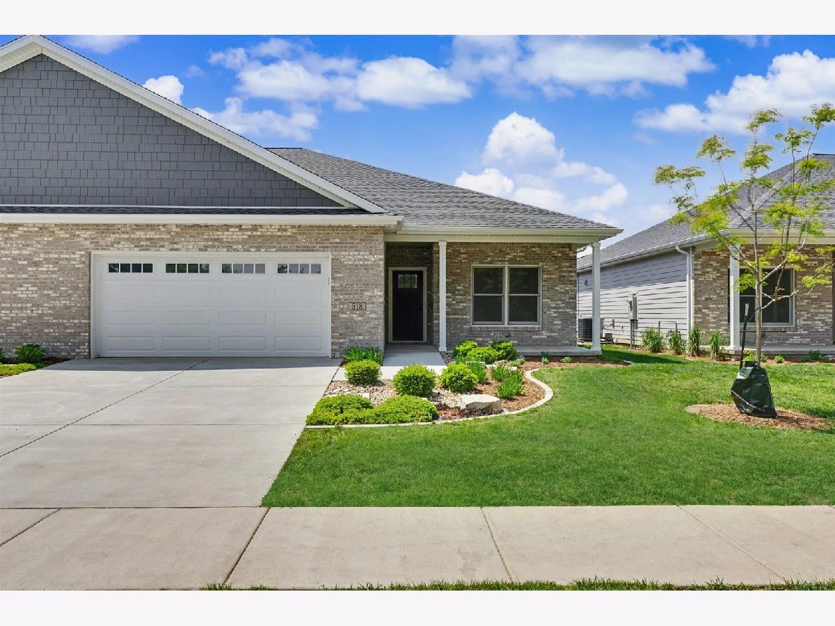 Condos & Townhomes For Sale Grayhawk Estates Fairbury Illinois, 518 6th Street