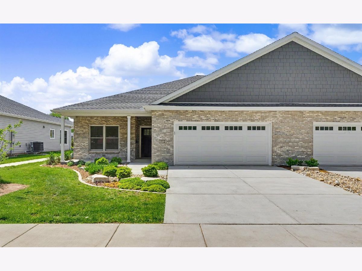 Condos & Townhomes For Sale Grayhawk Estates Fairbury Illinois, 512 6th Street