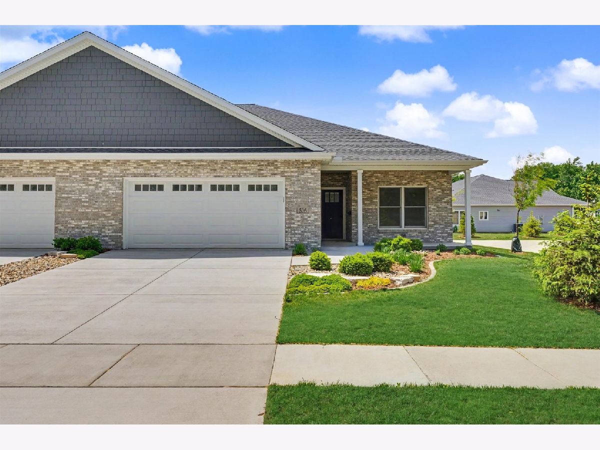 Condos & Townhomes For Sale Grayhawk Estates Fairbury Illinois, 506 6th Street