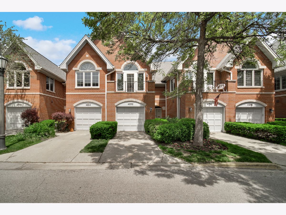 Townhomes & Condos & Homes For Sale Sauganash Village Chicago Illinois, 4252 Harrington Lane