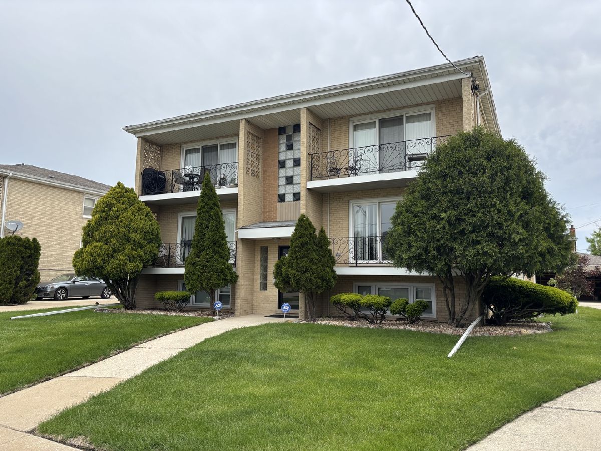  Rented Burbank Illinois, 8637 Leamington