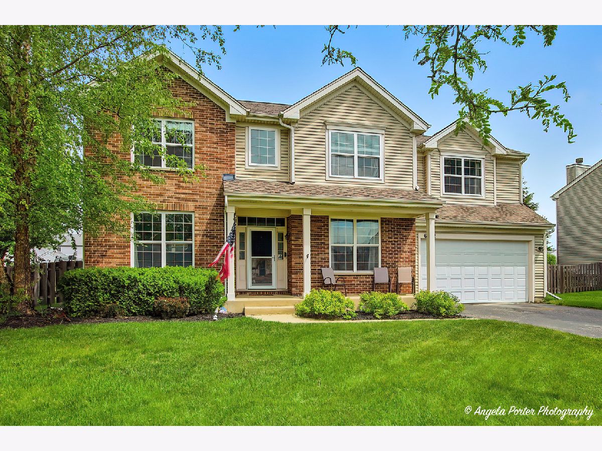 Homes & Townhomes & Condos For Sale Legend Lakes Mchenry Illinois, 6802 Ayre Drive