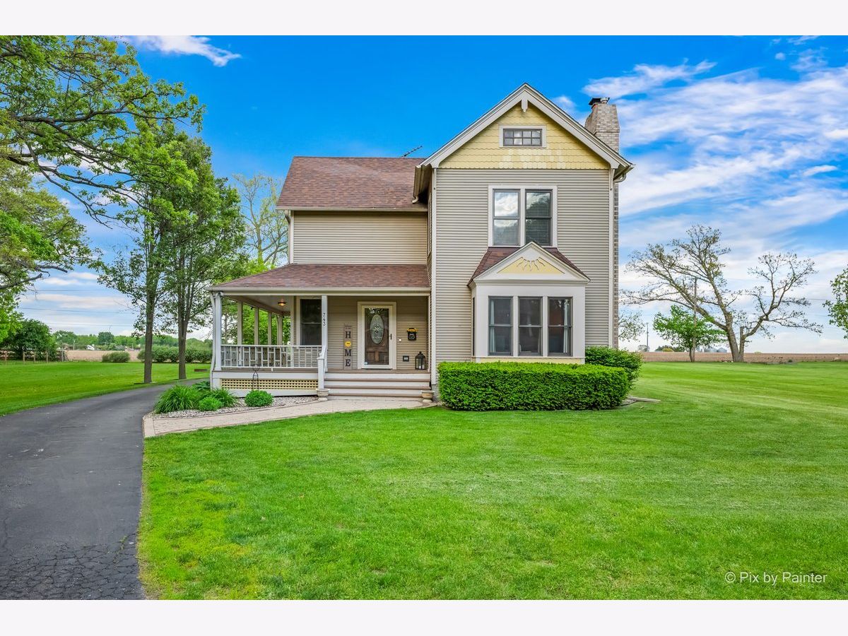  For Sale Lake Holiday Illinois, 743 Cynthia Drive