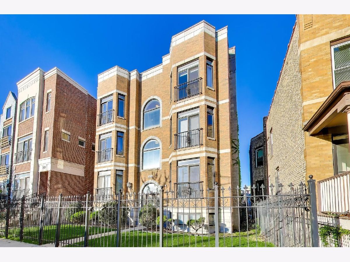 Condos & Townhomes & Homes For Sale Bucktown Chicago Illinois, 2022 Wood Street