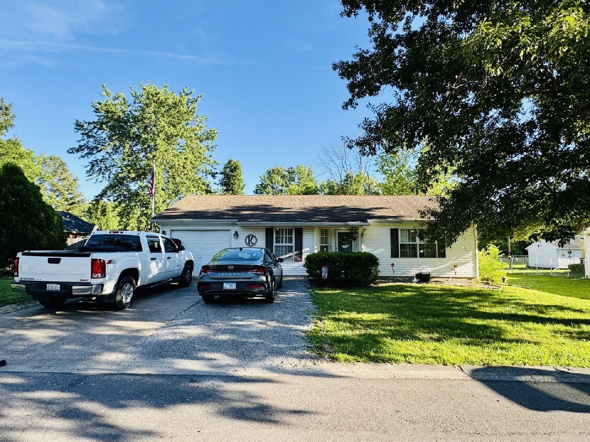  For Sale Marion Illinois, 1609 Kiowa Drive