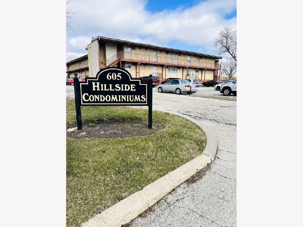  For Sale Hillside Illinois, 605 Wolf Road