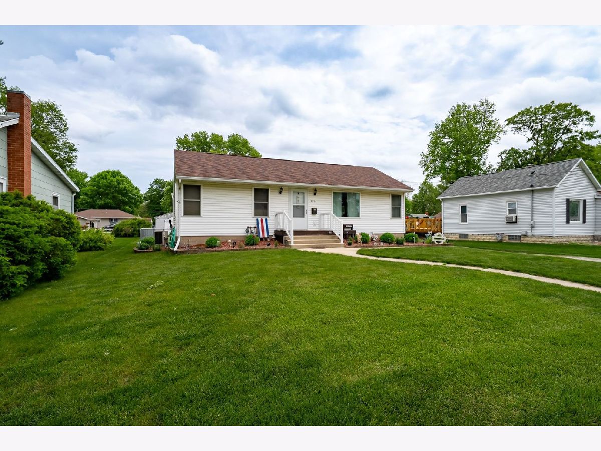  For Sale Pontiac Illinois, 820 Locust Street