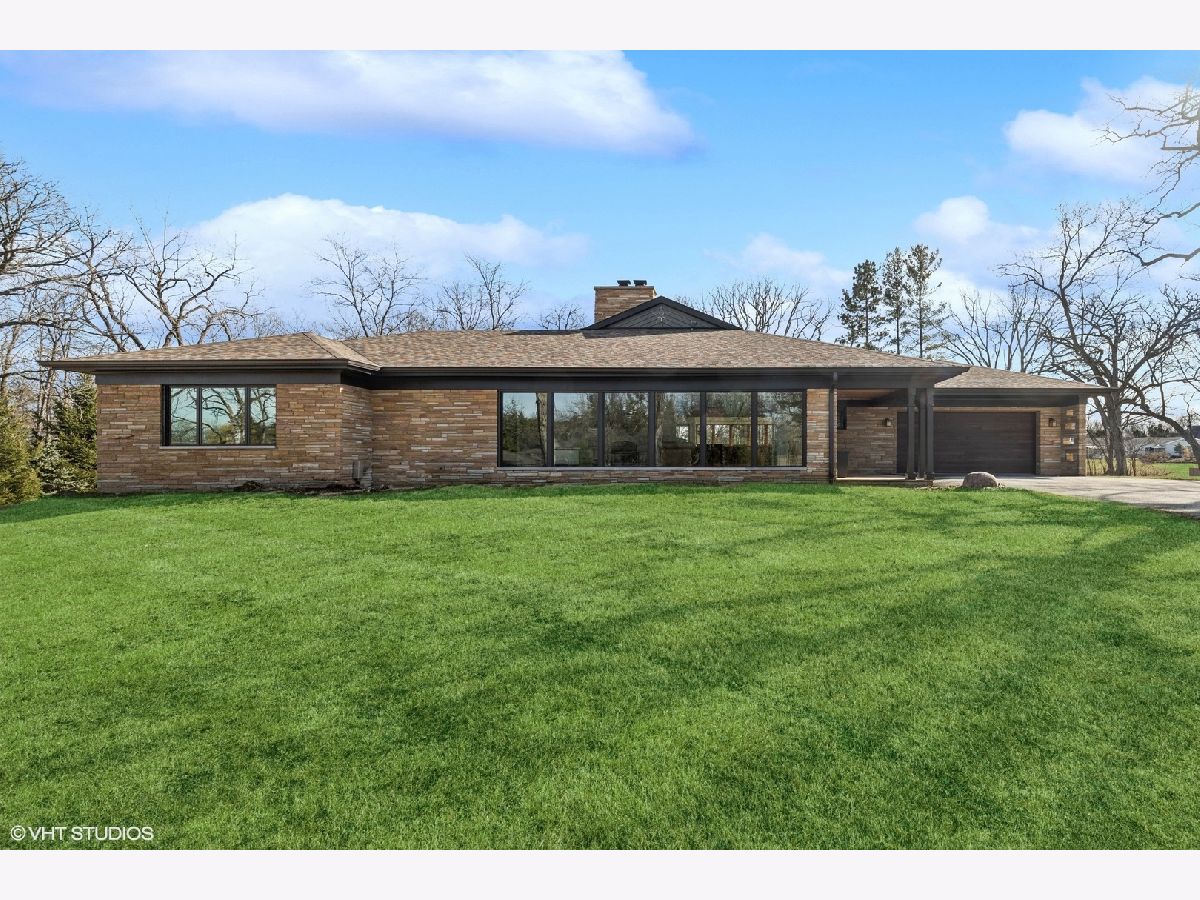 Rented Barrington Illinois, 133 County Line