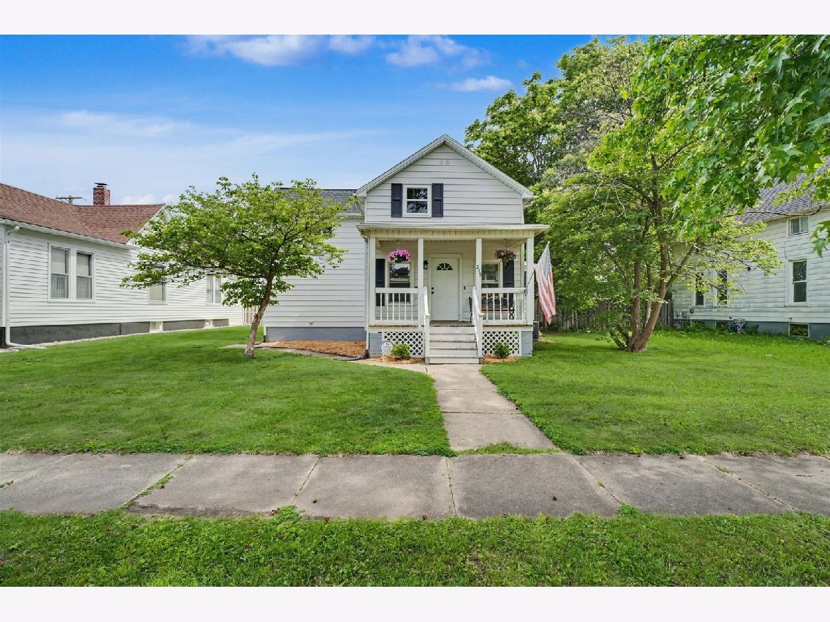  For Sale Paxton Illinois, 219 Orleans