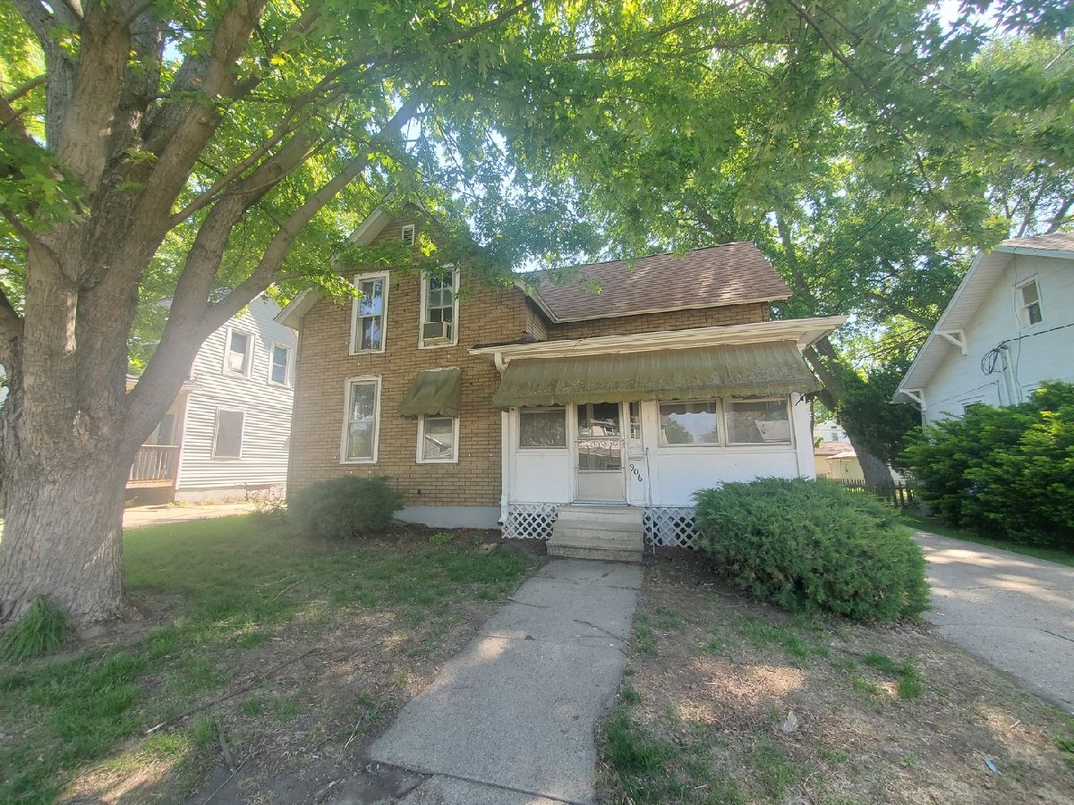  For Sale Sterling Illinois, 906 3rd Avenue