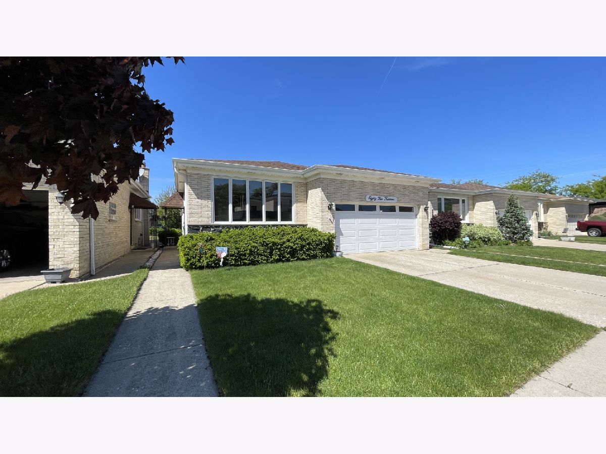Homes For Sale Schorsch Forestview Chicago Illinois, 8414 Brodman Avenue