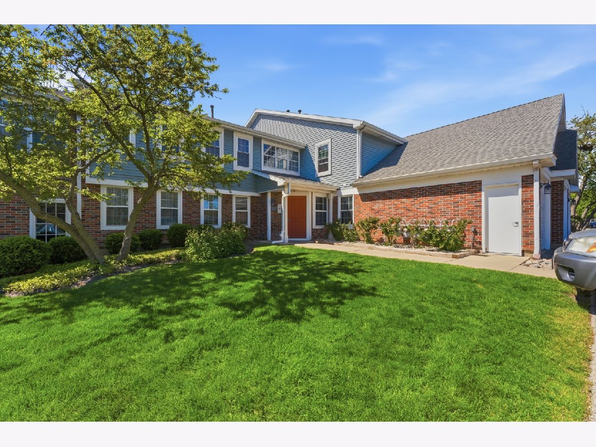 Condominiums For Sale Hamilton Place Palatine Illinois, 260 Lynn Drive